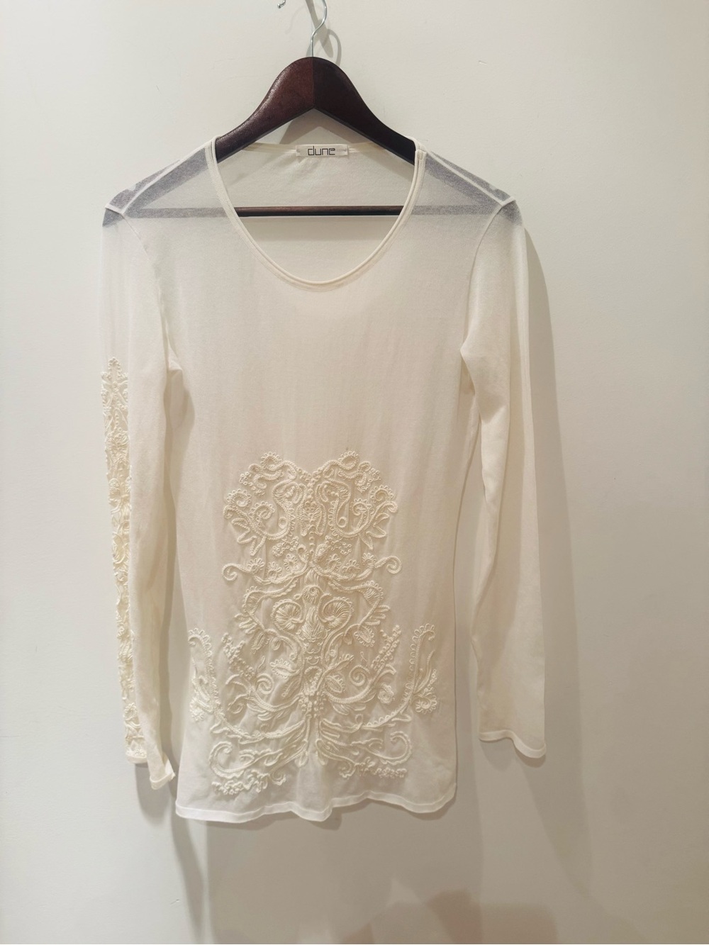 DUNE Made in Italy Cream Embroidered Long-Sleeve Top. Size 46 (IT XL) = 12 US.
